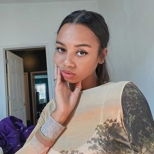 Meet your Posher, Malia